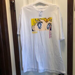 NWT size xxl women’s Graphic White T-Shirt
